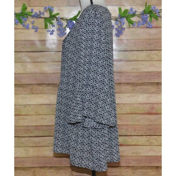 Catherines Women's Black 1/4 Button Up Blouse 2X 3/4 Bell Sleeves V-Neck Tunic - Picture 5 of 9